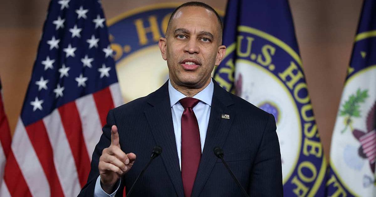 House Minority Leader Hakeem Jeffries (D-NY) speaks at a news conference at the U.S. Capitol (Cover image source: Getty Images/Photo by Kevin Dietsch)