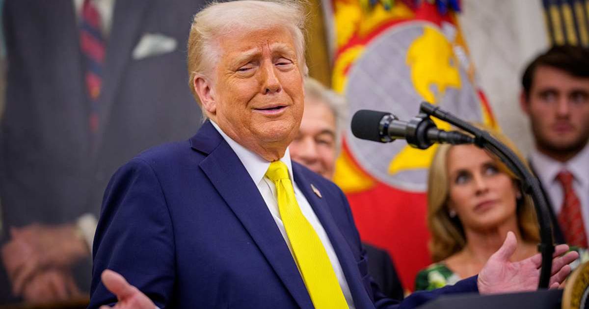  U.S. President Donald Trump gestures while speaking during a swearing in ceremony for Dr. Mehmet Oz as Medicare and Medicaid Services Administrator in the Oval Office (Cover image source: Getty Images/Photo by Andrew Harnik)