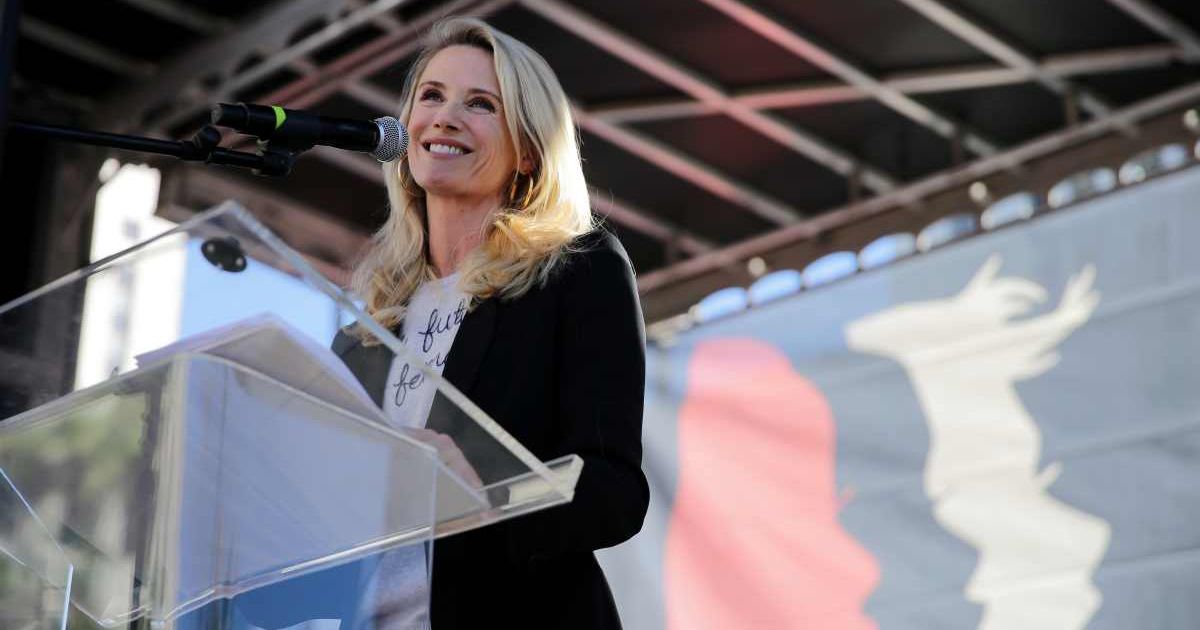 First partner of California, Jennifer Siebel Newsom, speaks at the Women's March California 2019 on January 19, 2019, in Los Angeles, California (Cover Image Source: Getty Images | Photo by Sarah Morris)