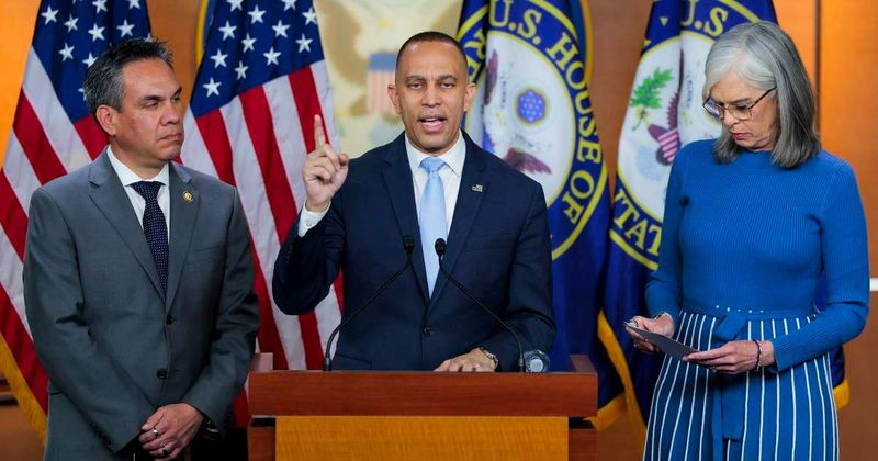 'F around and find out': Hakeem Jeffries warns Florida Republicans against gerrymandering