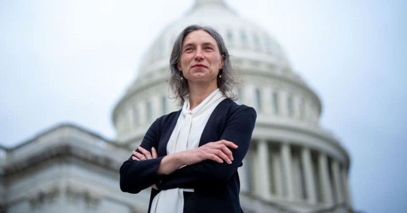 “Not a single cent for this war”: Rep. Maxine Dexter blasts Pentagon’s $750M request for ships, jets