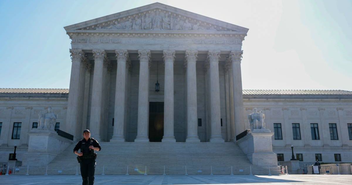 Supreme Court Police stand by as "The People vs the Poison" protesters gather at the US Supreme Court on April 27, 2026 (Cover Image Source: Getty Images | Photo by Tasos Katopodis)