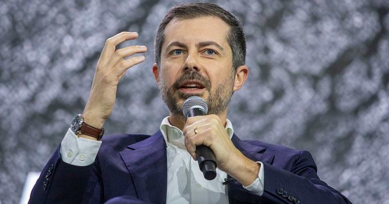 'On Trump's watch': Pete Buttigieg fires back at Sean Duffy over Spirit Airlines shutdown blame