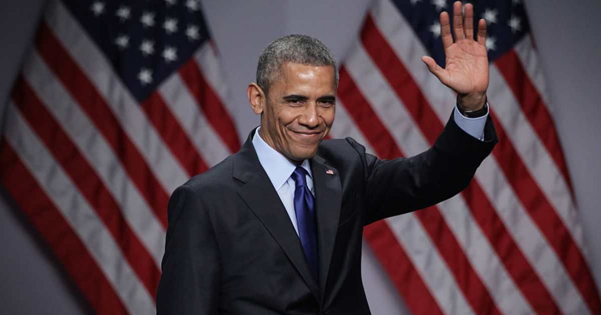 Former President Barack Obama waves after speaking at the SelectUSA Investment Summit on March 23, 2015 (Cover Image Source: Getty Images | Photo by Alex Wong)