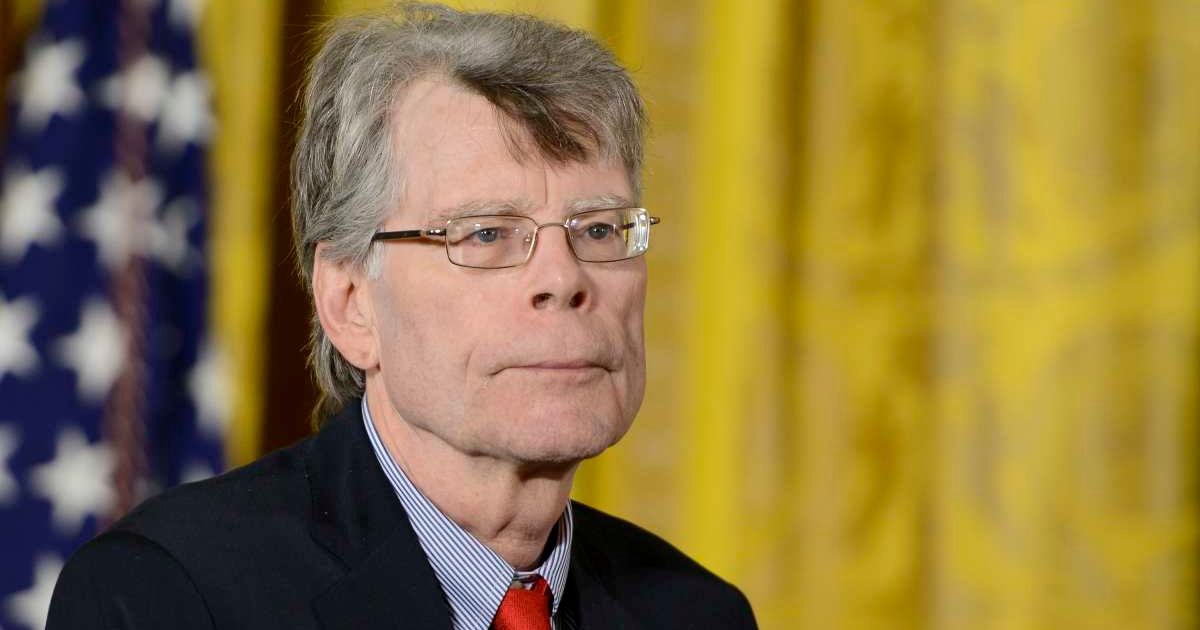 Author Stephen King at an event where he received the 2014 National Medal of Arts at The White House on September 10, 2015 (Cover Image Source: Getty Images | Photo by Leigh Vogel)