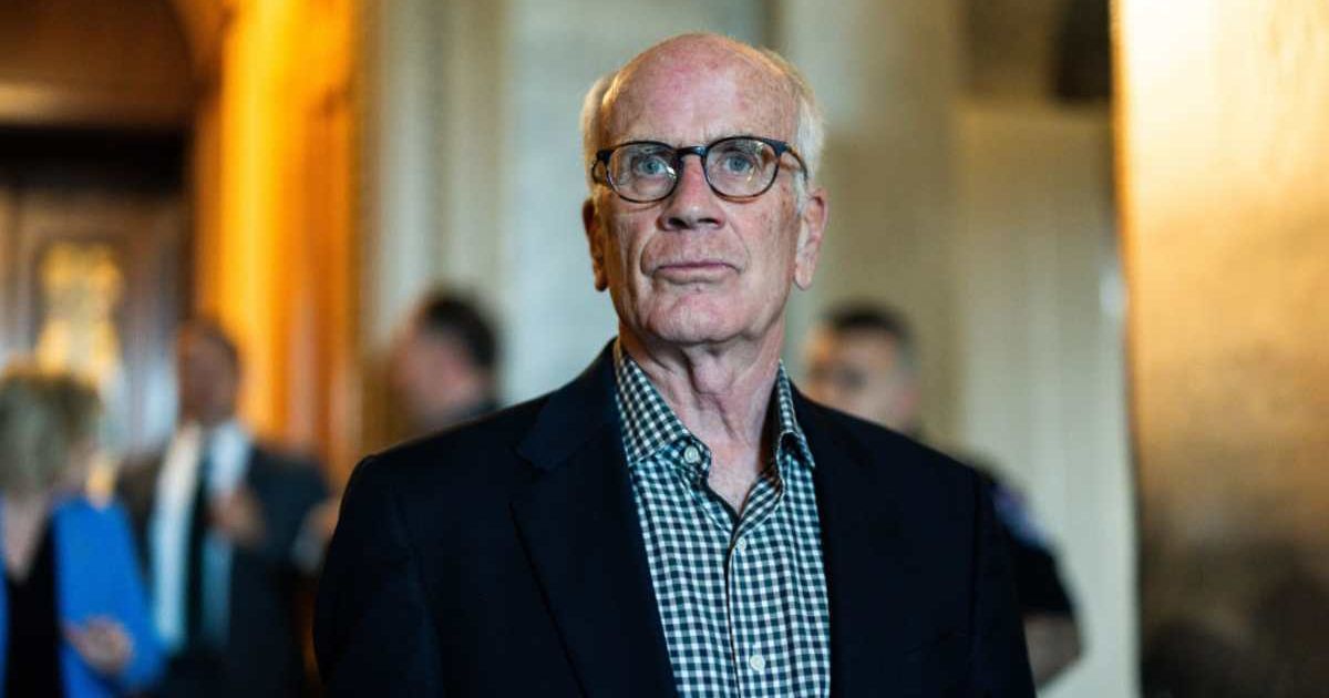 Sen. Peter Welch (D-VT) departs from the Senate Chambers following a cloture vote (Cover Image Source: Getty Images | Photo by Tierney L. Cross)
