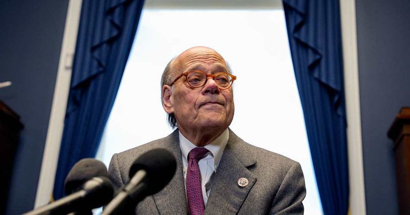 Steve Cohen introduces six articles of impeachment against Chief Justice John Roberts