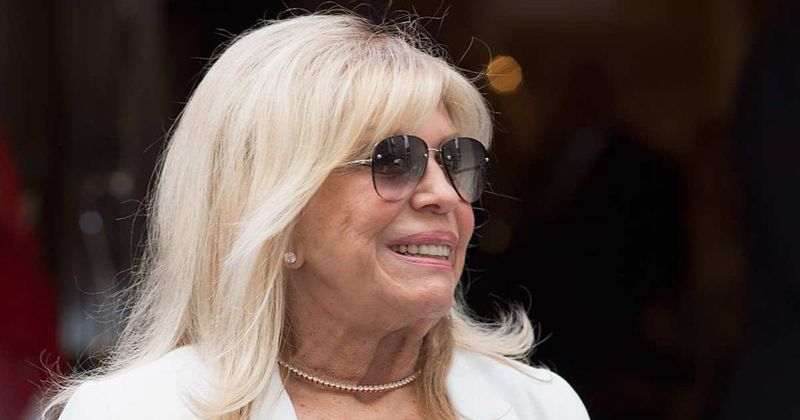 'Trump reminds me of a dog': Nancy Sinatra slams U.S. President over 'Triumphal Arch' project