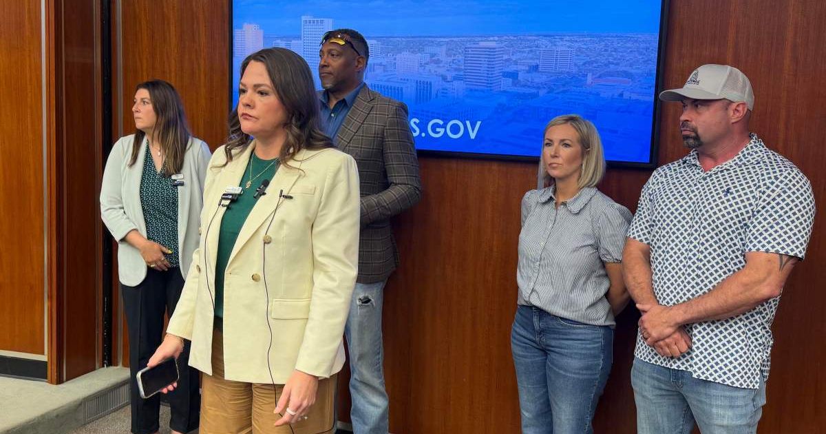 Councilwoman Amy Stretcher Burkes, Mayor Lori Blong, Councilman John Norman, Robin Poole, and John Burkholder provide information about the active shooting on  June 12 (Cover Image Source: AP | Photo by Luke Dias)
