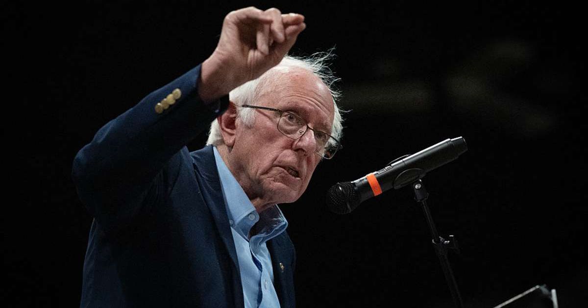 Sen. Bernie Sanders (I-VT) speaks to guests during the first stop on his "Fighting Oligarchy" tour (Cover Image Source: Getty Images | Photo by Scott Olson)