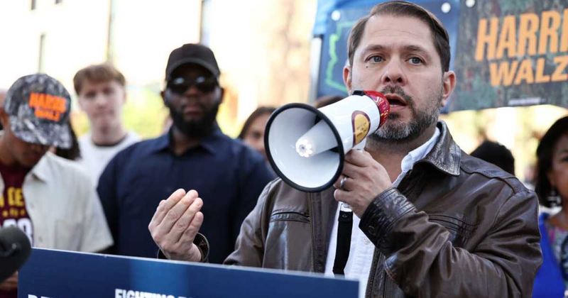 'I took an oath to the Constitution, not a president': Ruben Gallego backs election bill