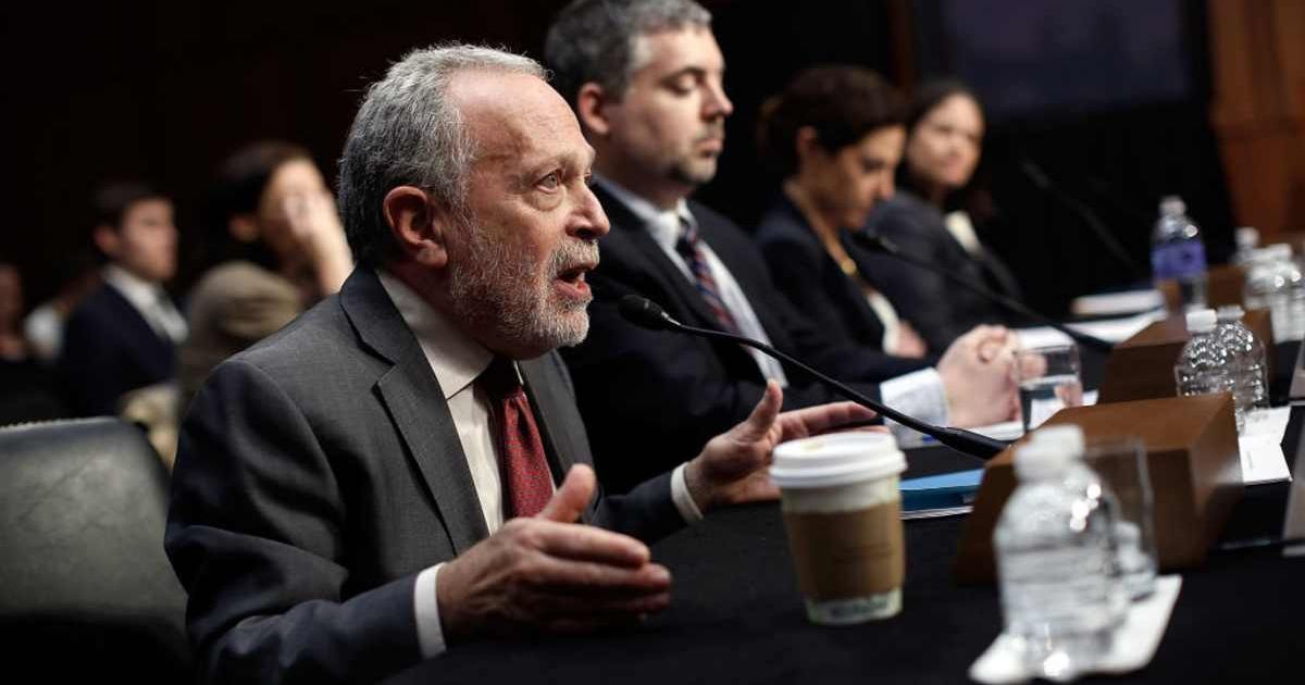 Former U.S. Labor Secretary Robert Reich testifies before the Joint Economic Committee in 2014 (Cover Image Source: Getty Images | Photo by Win McNamee)