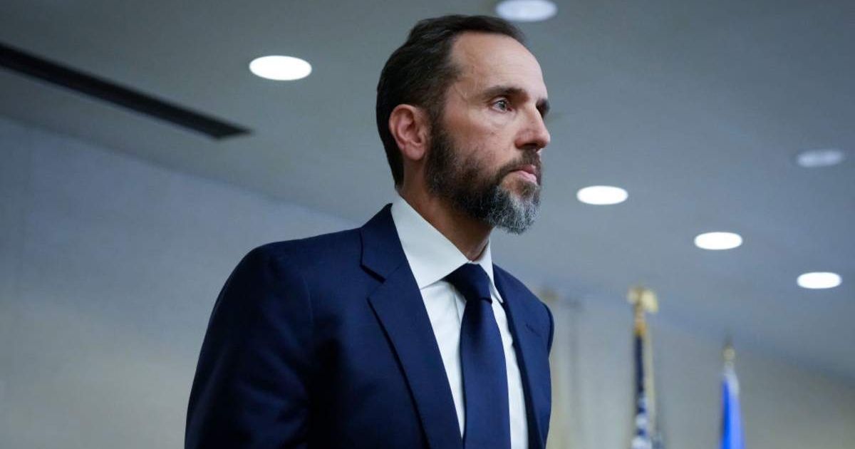  Jack Smith delivers remarks on the unsealed indictment including four felony counts against President Donald Trump on August 1, 2023 (Cover image source: Getty Images/Photo by Drew Angerer)