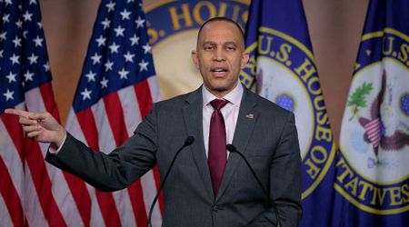 'Like an old man in a club': Hakeem Jefferies criticizes Trump's antics at the World Cup