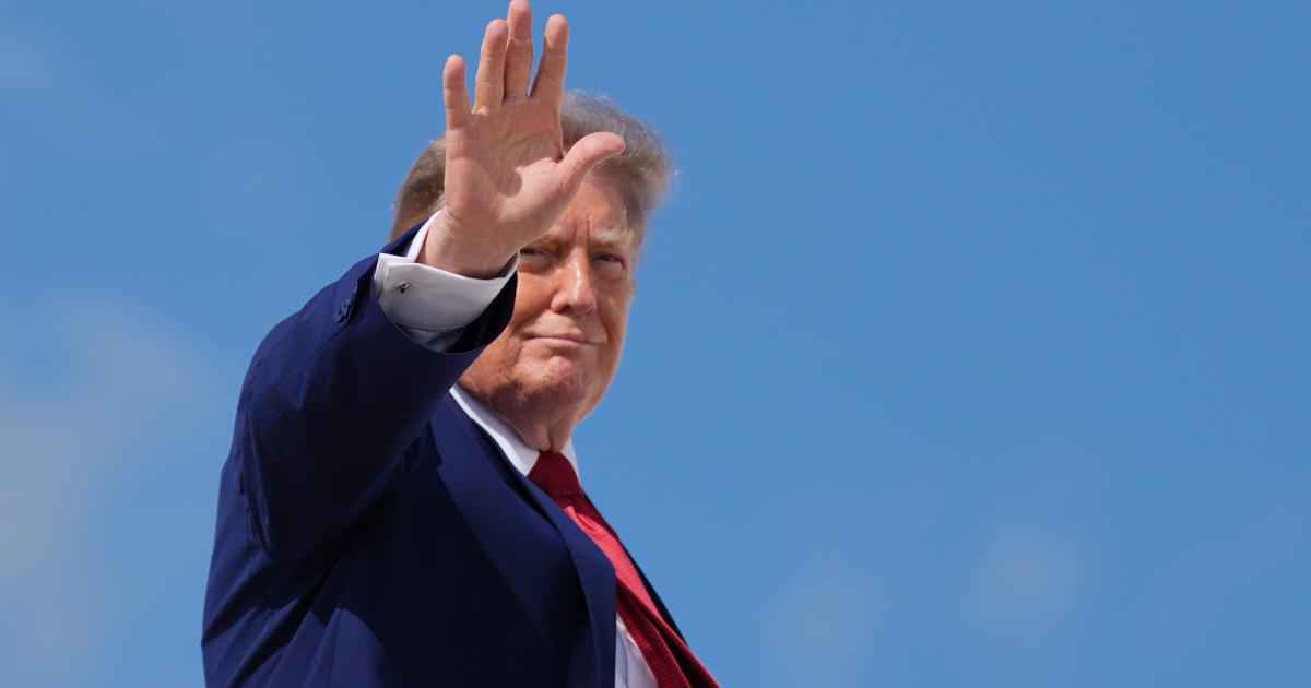 President Donald Trump boards Air Force One, Friday, Aug. 7, 2026, at Joint Base Andrews, Md. (Cover Image Source: AP | Photo by Julia Demaree Nikhinson)